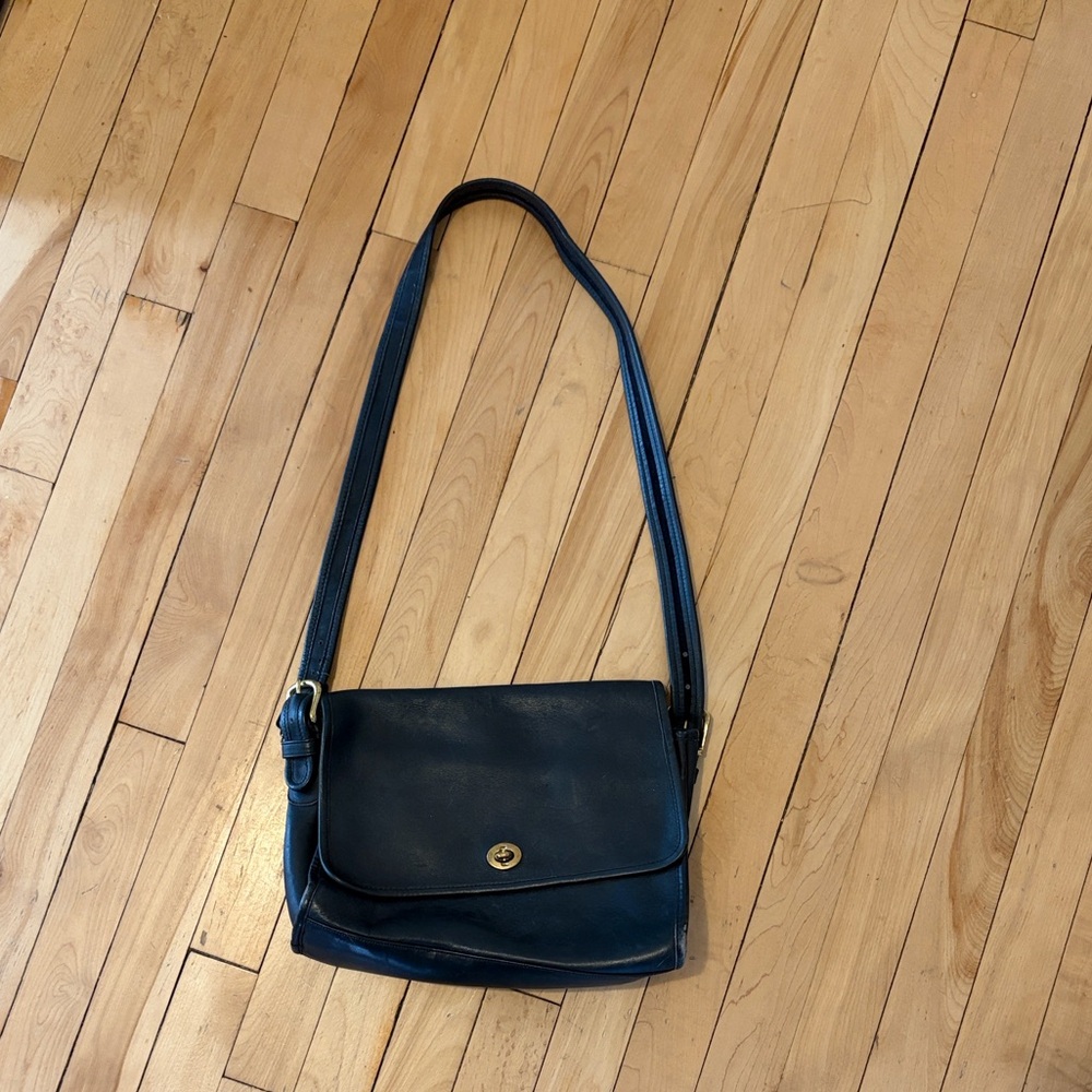 Coach vintage leather flap shoulder bag Navy